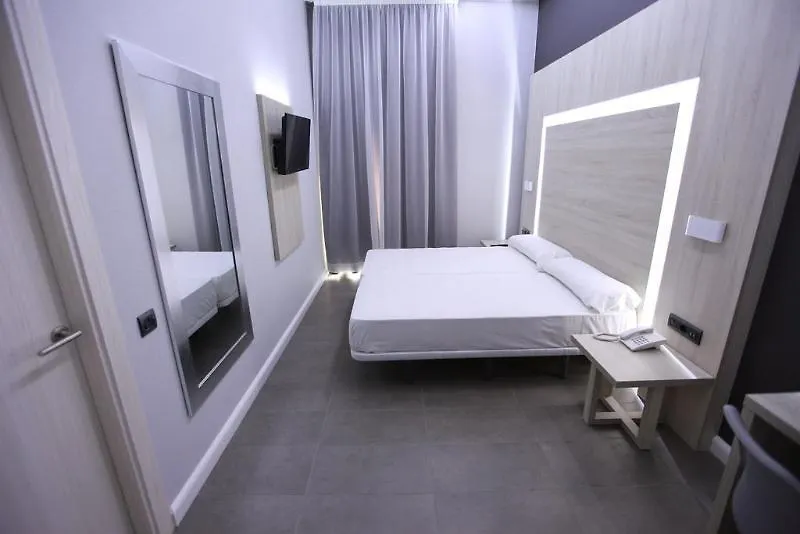 Plaza Goya Rooms Barcelona 2*,